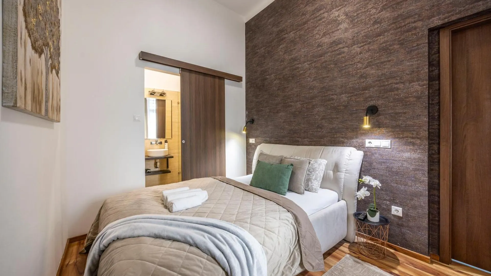 Luxurious Central Elizabeth Grand Suite W' Sauna Budapest